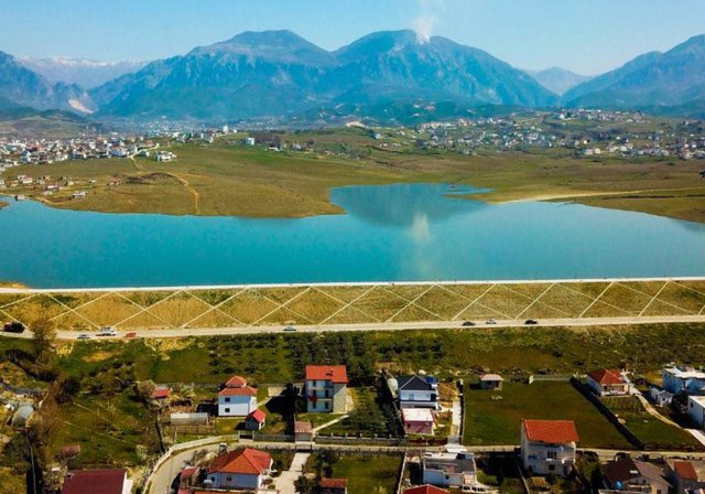Gjendet i mbytur 20-vjeçari në liqenin e Paskuqanit