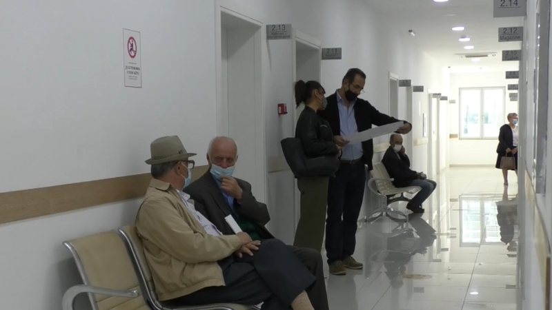 Virozat “mposhtin” Covid: Simptomat janë të njëjta, duhet testim për t’i dalluar