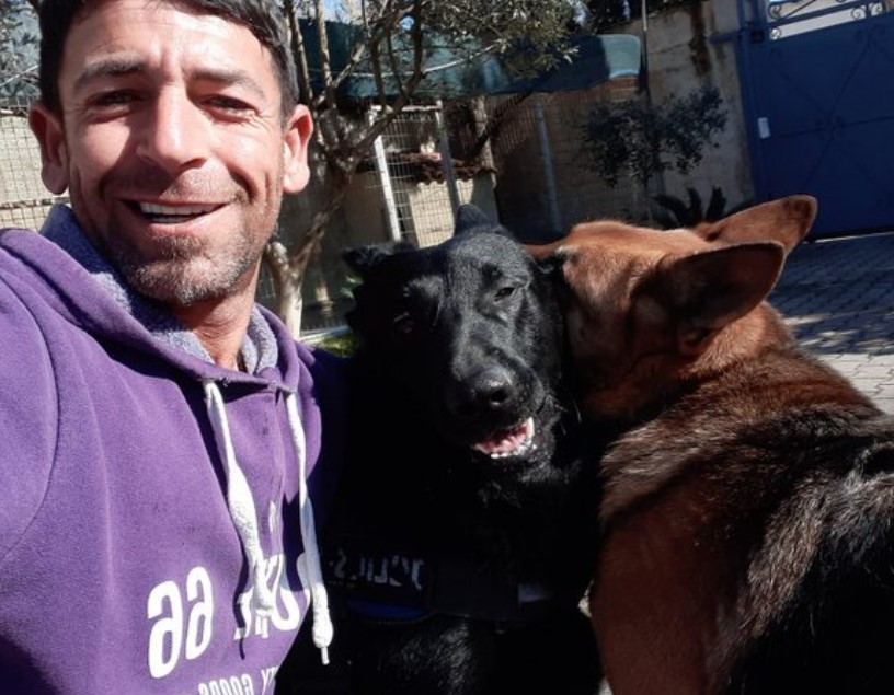 Pit Bulli i shkuli veshin dhe dhëmbët 84-vjeçarit në Durrës, pronari i qenit: ‘I kërkoj falje’. Nipi i të moshuarit e kishte paralajmëruar