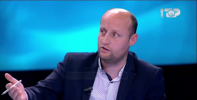 Prokurori i SPAK Behar Dibra merr peng gazetarin Elton Qyno, i kërkon burimin e informacioneve që publikon