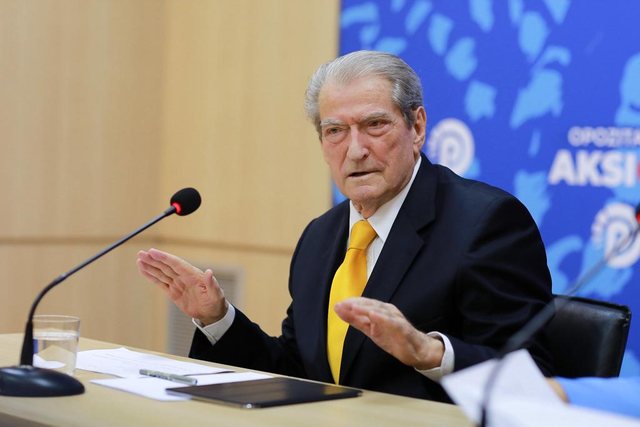 Berisha me dy standarde, akuzon Ramën se po kërcënon SPAK, por vetë deklaron se do e ‘shkrijë’: S’i bashkoj votat me të, por do e reformoj në Venecia