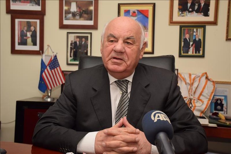 “Mbahem akoma”, Moisiu mbush 94-vjeç, apeli: Të merren masa ushtarakisht ndaj Serbisë! Para çdo furtune të madhe nisin të voglat