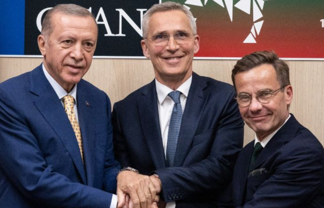 Turqia i hap rrugë anëtarësimit të Suedisë në NATO