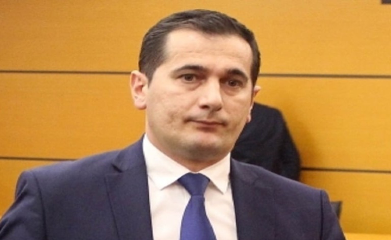 Klodian Braho udhëtime me bosin e drogës Bledar Gavellin, mashtroi Vetingun, i shpëtoi pasuritë nga sekuestrimi në SPAK. A i di Altin Dumani këto punë?