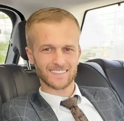 Në skenë kunati i Fevziut / Ritello e Iute Credit organizatë kriminale, dora e libanezit Sam Bechalani dhe e mafiozit rus  Stiljano Merkohitoj e Akan Ajdini pelivanët e tyre në Shqipëri, shesin edhe mjelëse lopësh