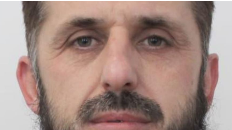 Bënte video porno dhe seks në grup me 4 veta, detaje tronditëse nga arrestimi i kirurgut besimtar