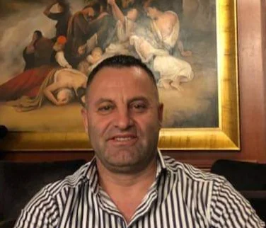Faktet / ‘Oktapodi’ Arben Muçobega korrupsion nga Himara në Tiranë, leje ndërtimi dhe tendera klientelistë. Pastrim parash me pallate dhe skema e kleringut