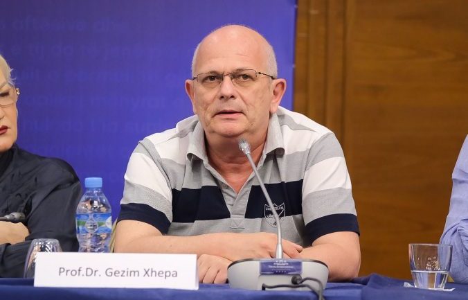 Kirugu plastik pa diplomë shkaktoi vdekjen e një fëmijë, Gëzim Xhepa u rikthye pas 6 muaj pezullim, është edhe pedagog