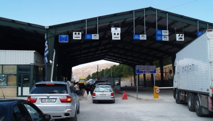 Grevat në Greqi prekin edhe Shqipërinë, mbyllen për dy ditë 5 pikat kufitare; dogana ku mund të kaloni