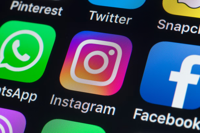 Ç’po ndodh me Facebook dhe Instagram? Miliona përdorues nxirren jashtë llogarive