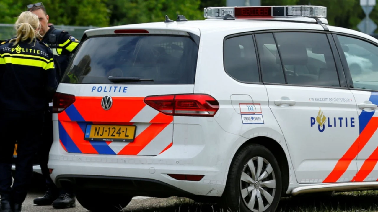 Me 13 kg kokainë me vete, tentoi të fshihej pas një shkurreje. Burg për 52-vjeçarin shqiptar në Holandë! 