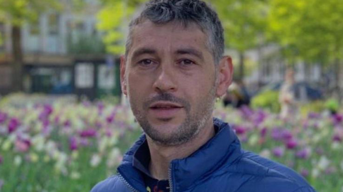 Do pinte cigaren e fundit para gjumit, shqiptari,baba i dy djemve rrëzohet dhe humb jetën