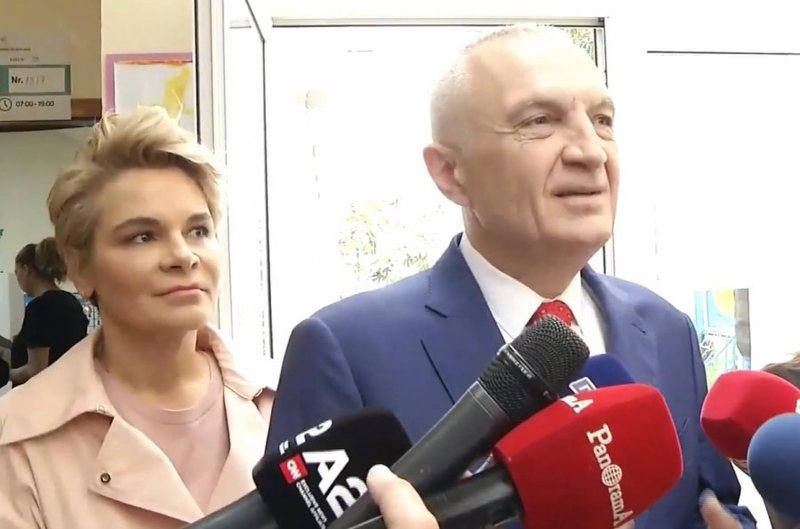 Hetimi pasuror drejt fundit. Pas Besit me Xhensilën, Meta divorc me Monikën? Propozon përjashtimin nga partia. Krisje reale apo marifet për të dribluar SPAK-un?