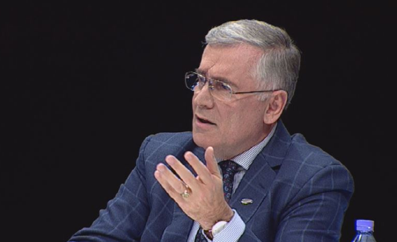 Shkolla “prit e qep”! Përse jam me gazetarin Carlo Bollino