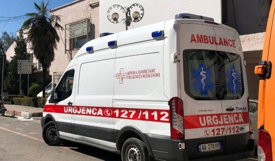 E rëndë në Sarandë, oficeri i policisë bie në gropën e ashensorit; niset me urgjencë drejt Traumës