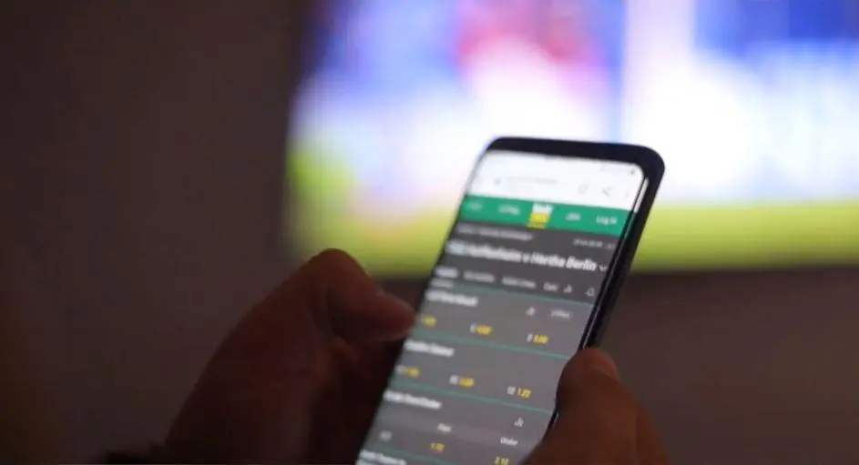 Në ditën e gënjeshtrave u çelën “dyert” e basteve sportive online. Si do të funksionojnë?
