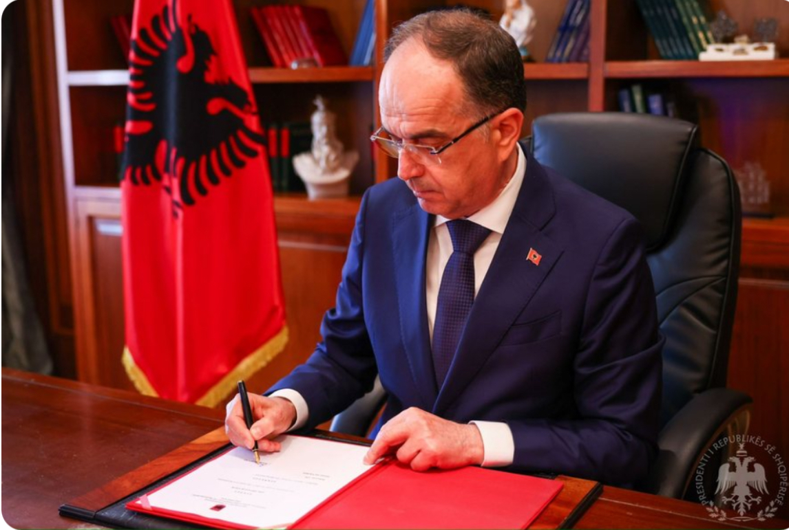 Presidenti Bajram Begaj dekreton ligjin për Amnistinë Penale