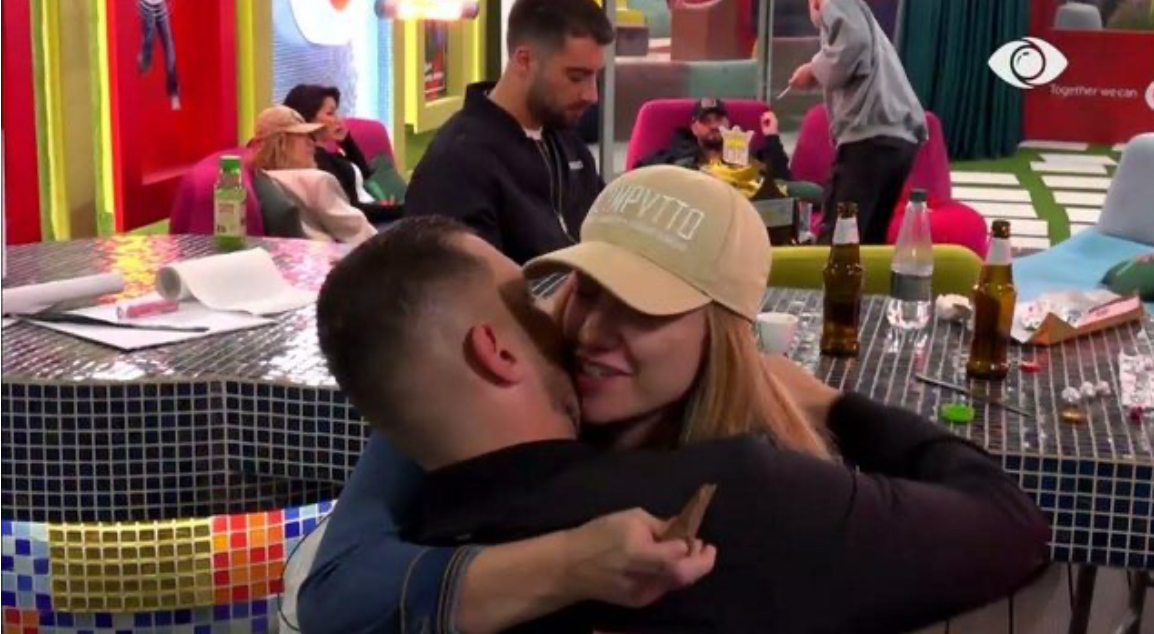 “E ka sjellë Donaldi për ty…”, çfarë i jep Romeo-Heidit?
