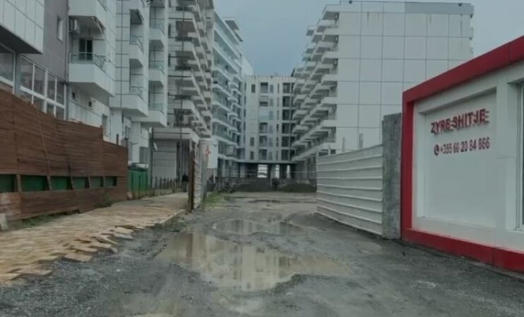 Ra nga lartësia e pallatit që po ndërtohej, punëtori humb jetën në Shëngjin
