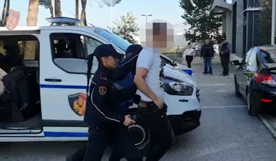 I dënuar me 3 vite burg për falsifikim dokumentash, arrestohet 40-vjeçari në Fier