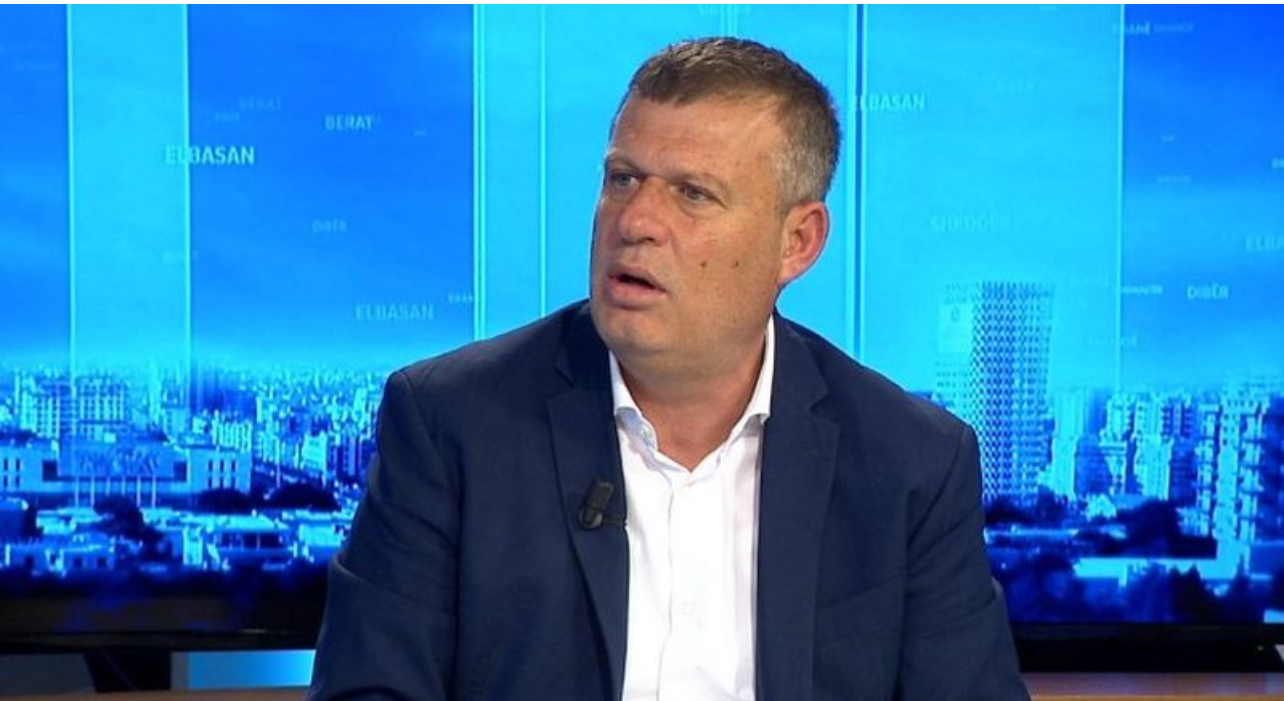 “Dikur na lodhnin kur i thirrnim në prokurori, sot rrinë gatitu”, ish-prokurori: SPAK po “u thyen turinjtë” politikanëve të paprekshëm