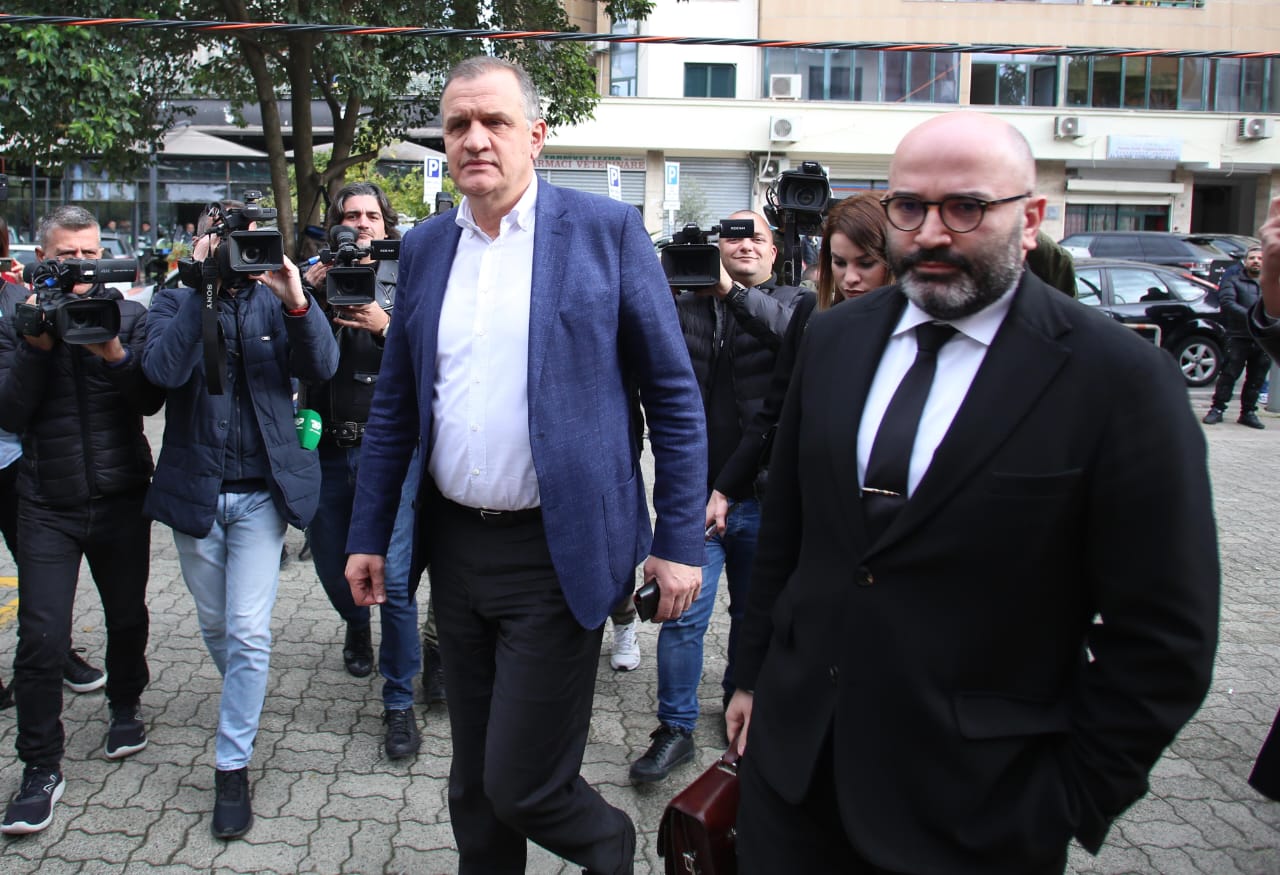 SHËNIM / Dosja me 188 mijë fletë e ‘Shëndetësisë’ dhe pikëpyetjet për procesin gjyqësor