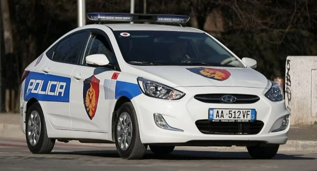 Vodhi automjetin në Paskuqan dhe shkaktoi aksident gjatë tentativës për t’u larguar, bie në pranga “skifteri”