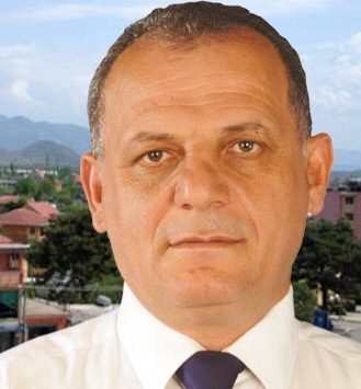 Skemë e dyshimtë në Bashkinë e Malësisë së Madhe, tendera miliona euro për kushëririn e Paulin Sterkajt