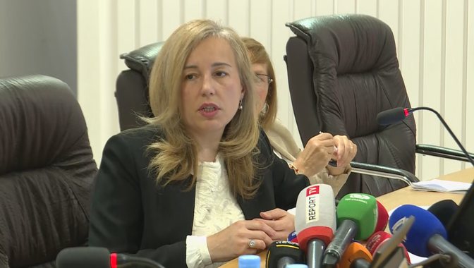 Ikën Alfred Balla, Mirela Bogdani zgjidhet kryetarja e re e KLP-së