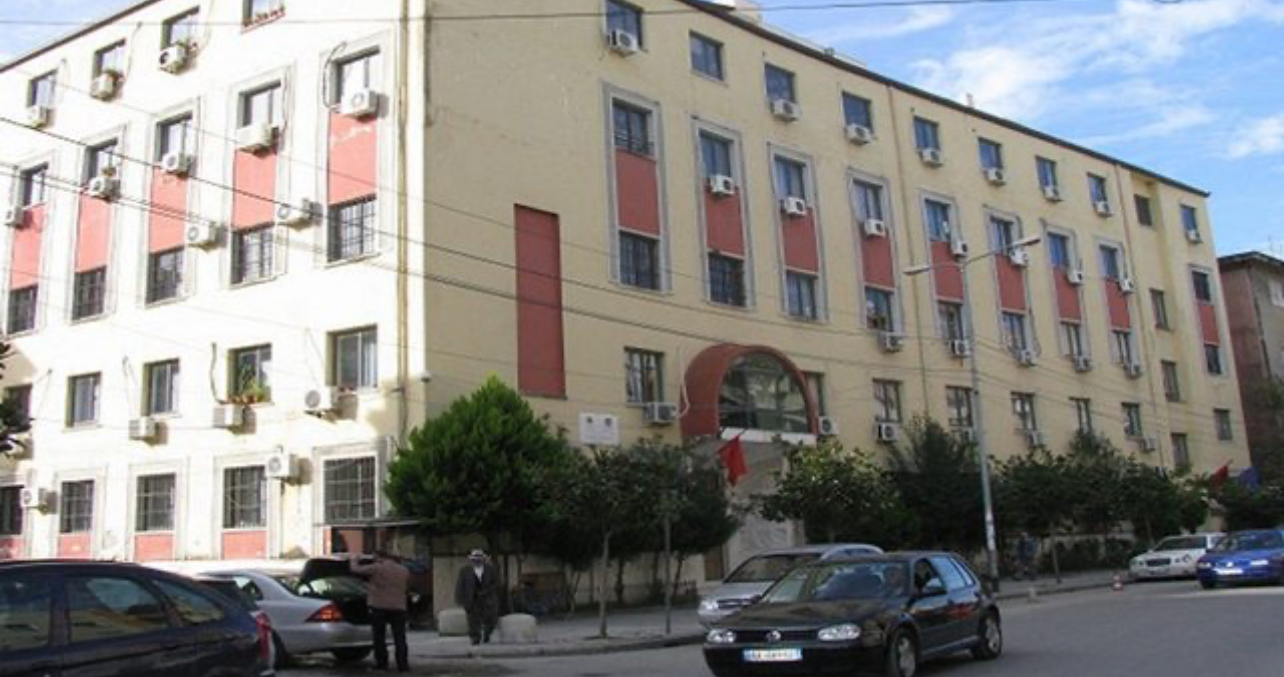 Dhoma e Avokatisë Durrës paralajmëron bojkot të të gjitha seancave gjyqësore. Arsyeja