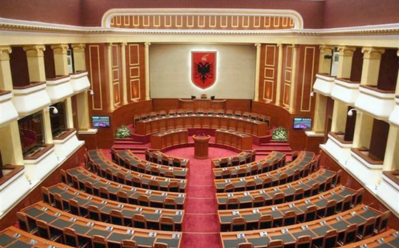 EURO 2024/ Deputetët “ia varin” punës në Kuvend, qeveria ka fluturuar në Gjermani!