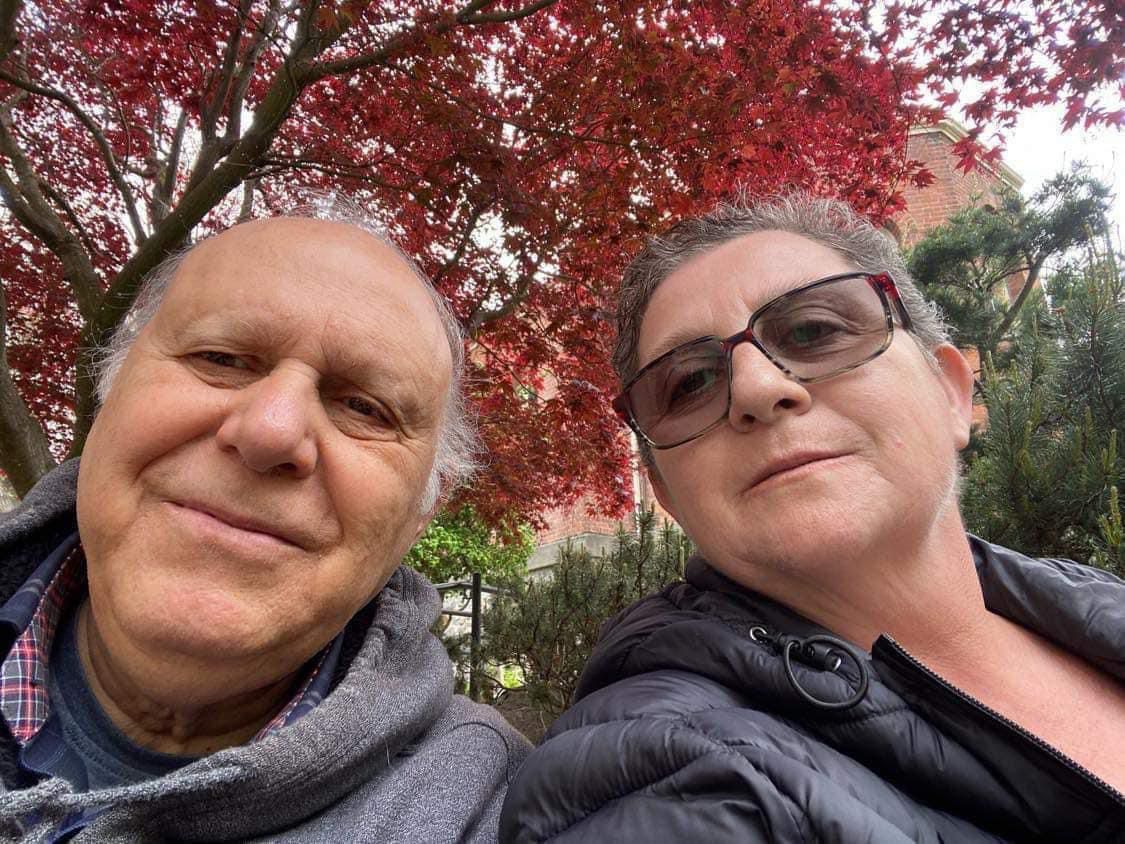 “Mbi arkëmort do vendosen 72 trëndafila…”Mjeku Tritan Kalo përcjell në banesën e fundit bashkëshorten: “Amaneti yt u vu në vend”