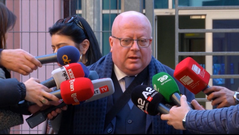 “Rrihni policët dhe vrisni patronazhistët”/ Pas thirrjeve për dhunë, procedohet penalisht avokati i Berishës!