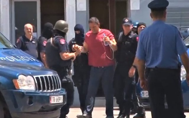 Hetuesit belgë zbarkojnë në Shqipëri, pyesin në burg Ardian Çapjan