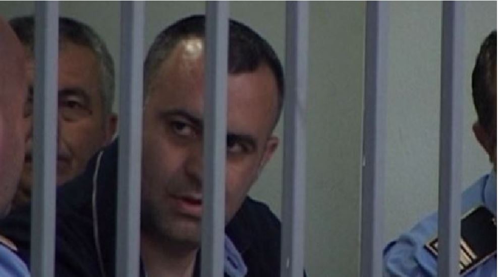 “Duhet të lirohem, sepse e kam përfunduar dënimin”/ Seancë në Gjykatën e Elbasanit për Dritan Dajtin, mbrojtja kërkon përjashtimin e trupit gjykues