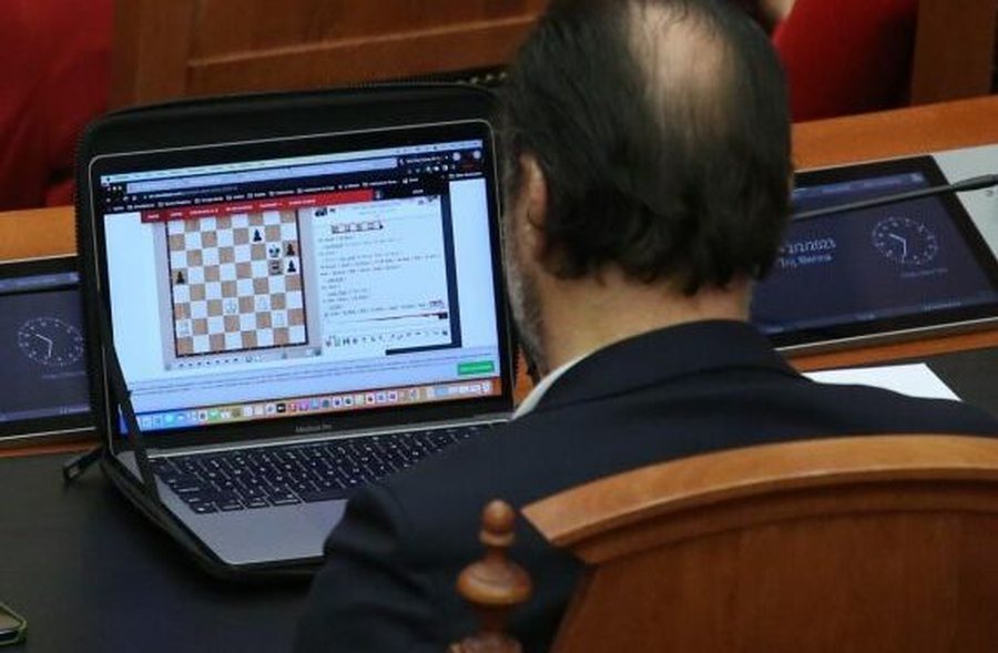Eduard Shalsi tjetër manovër për të futur duart te KLSH, “shahisti” i PS-së kërkon ligj të ri për të kapur Kontrollin e Shtetit!