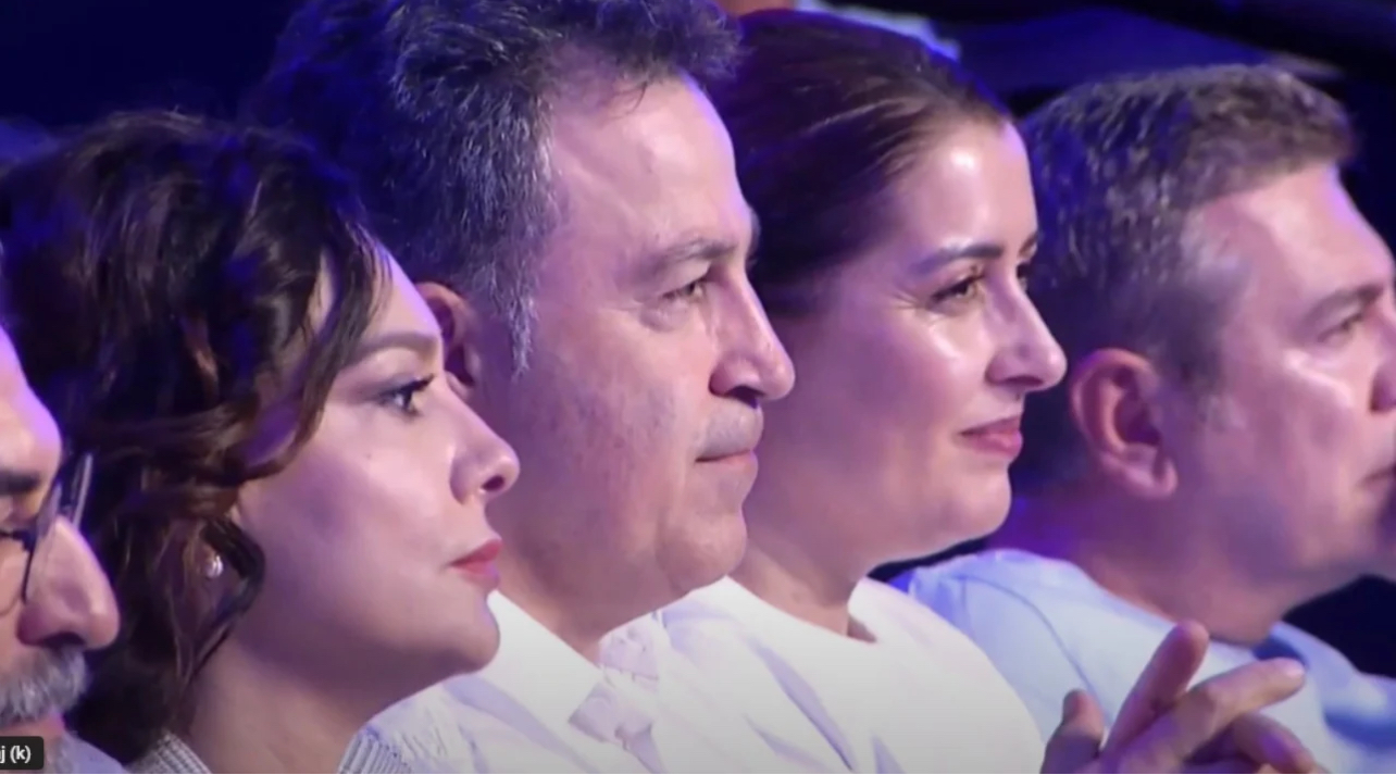 “Nuk e kam ditur”, Peleshi komenton shkarkimin si ministër i Mbrojtjes: Do të ishte shumë naive që…
