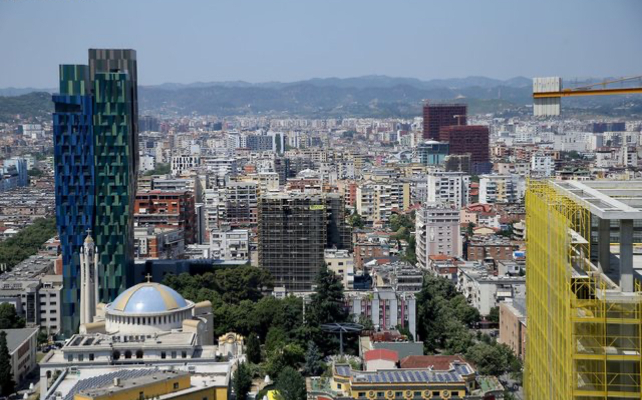 Vendimet/ KKT jep leje për kulla të reja në Tiranë, njëra arrin 65 kate! Merr leje dhe SPAK-u për zgjerimin e godinës