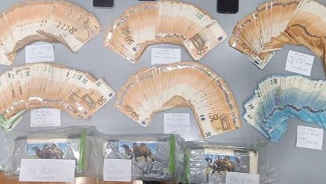 Po trafikonin drejt Romës 3 kg kokainë “Gamel”, arrestohen 2 korrierët shqiptarë!