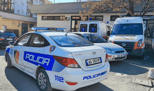 Aksident i trefishtë në Fushë-Milot, tre të plagosurit nisen drejt spitalit të Traumës