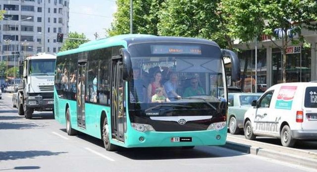 Nuk rritet çmimi i biletës, transporti urban në Tiranë drejt subvencionit për shtimin e kostove