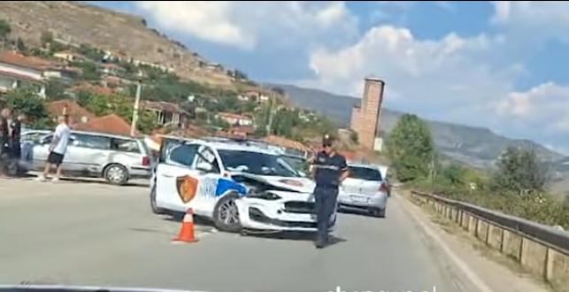 Aksidentohet makina e Policisë në Përrenjas, plagoset një efektiv