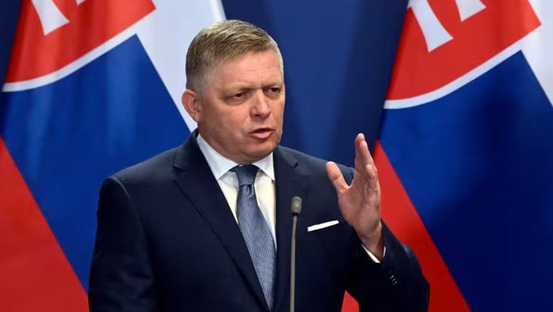 Pesë muaj pasi i shpëtoi atentatit, kërcënohet sërish kryeministri sllovak Fico