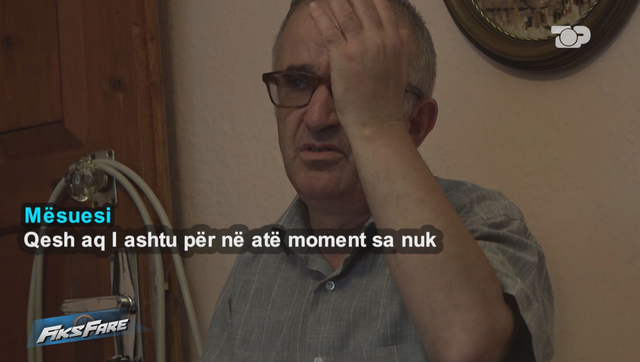 Mësuesi në Elbasan i kërkon nxënëses numrin e telefonit në “FB”, edhe pse i pezulluar, shkon në shkollë