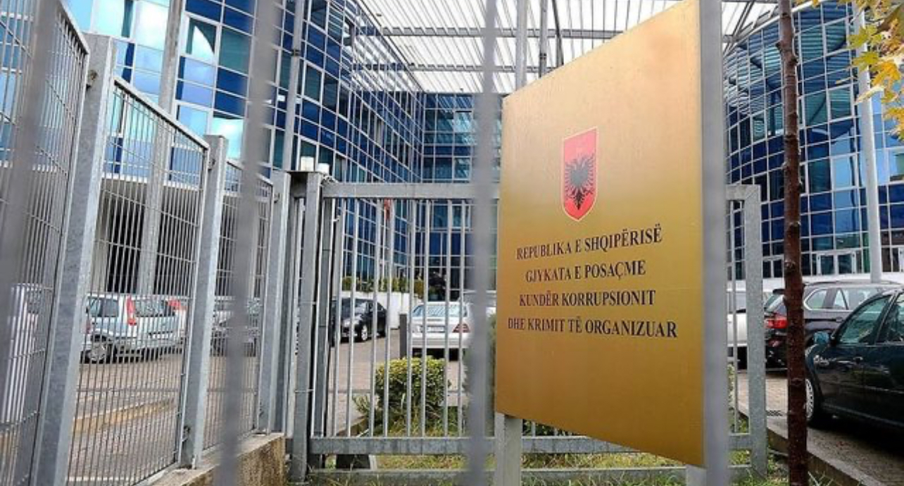 I akuzuar për trafik droge/ Dënohet me 8 vite burg ish-truproja e Saimir Tahirit