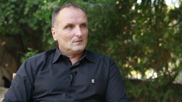 “Si shtimë mbi makinën e amerikanëve”, intervista nga arratia në 1998, Haxhia: Nuk na u bind të ndalonte
