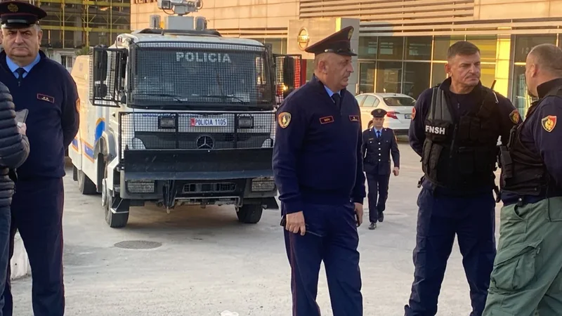 Protesta e opozitës, qindra efektivë policie në gatishmëri