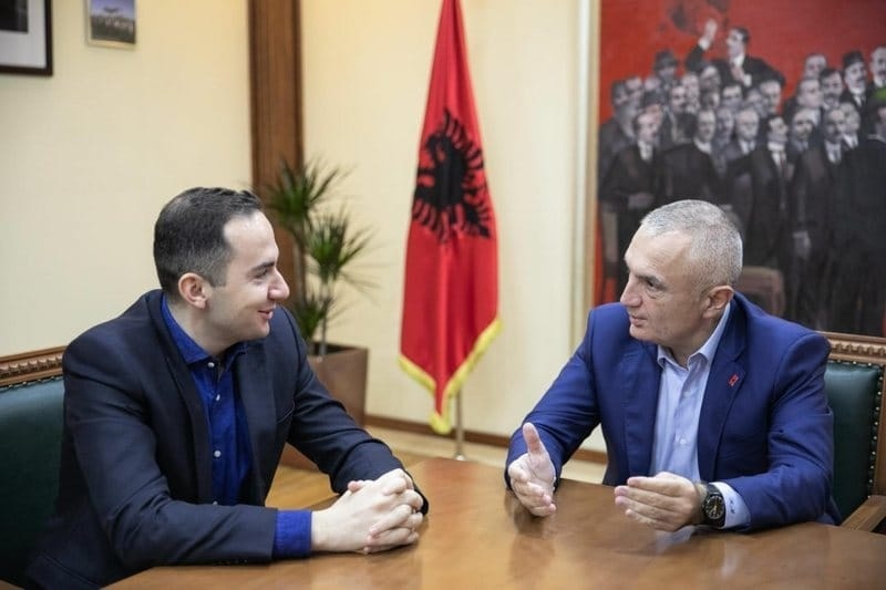 Ilir Meta viziton Salianjin në burg, njihet me kushtet