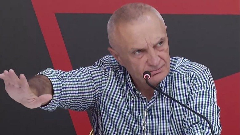 Anija me emigrantët e parë nga Italia mbërriti sot në Shëngjin, Meta: Të gjithë të ngrihemi në këmbë dhe të protestojmë