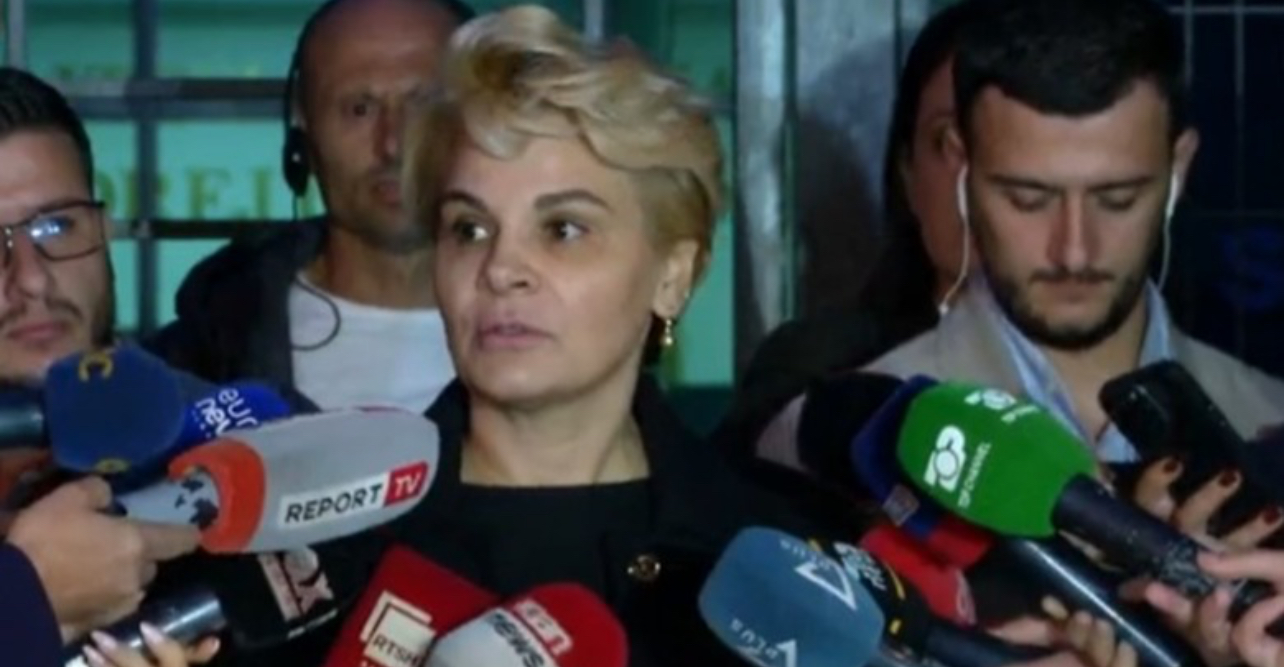 Ilir Meta transferohet tek Burgu 313, a do i çojë Monika veshje e ushqime? Ja përgjigjja